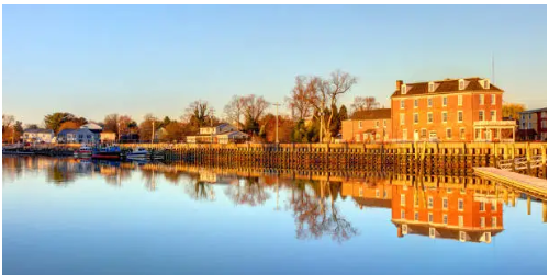 Autumn Walks Through Colonial Delaware: A Guide to New Castle